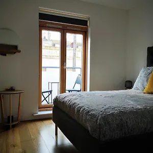 Holiday home Beautiful Townhouse W/ Parking For 2 Cars, Brighton