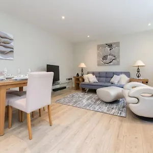 Apartment Spacious In The Heart Of, Brighton